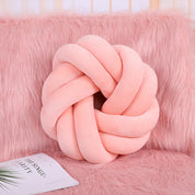 Knotted pillow