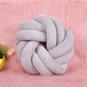 Knotted pillow