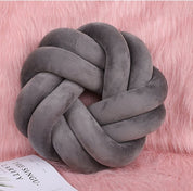 Knotted pillow